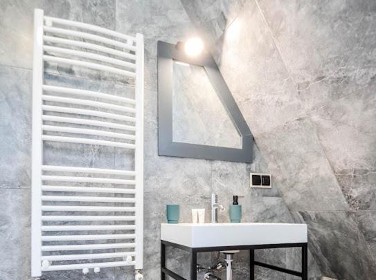 Atlas Chmur Apartament ビャウィ・ドゥナイェツ エクステリア 写真