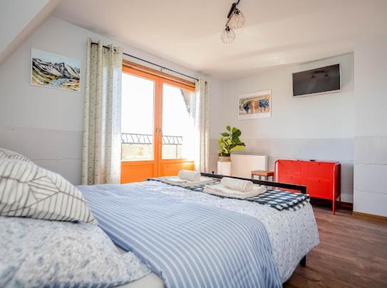 Atlas Chmur Apartament ビャウィ・ドゥナイェツ エクステリア 写真