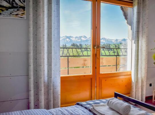 Atlas Chmur Apartament ビャウィ・ドゥナイェツ エクステリア 写真